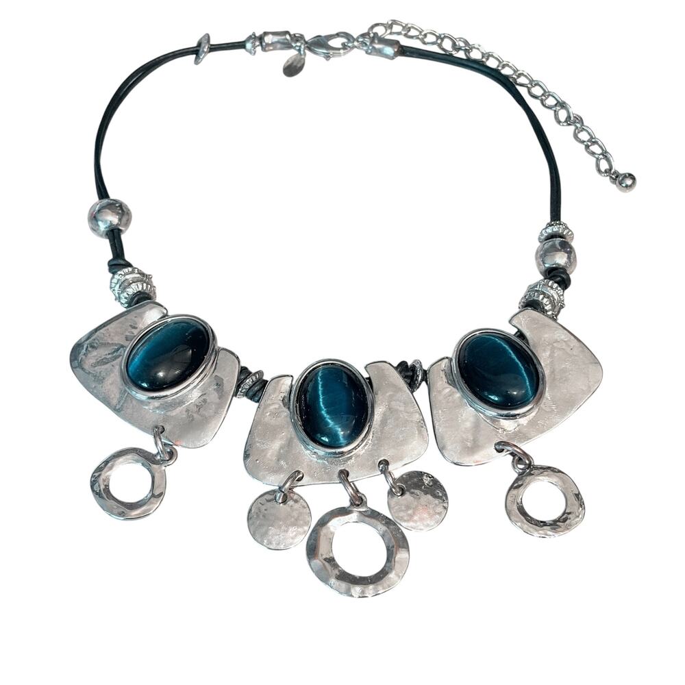 Chico's Silver Tone Hammered Statement Necklace Blue Cat Eye Stone Leather Cord